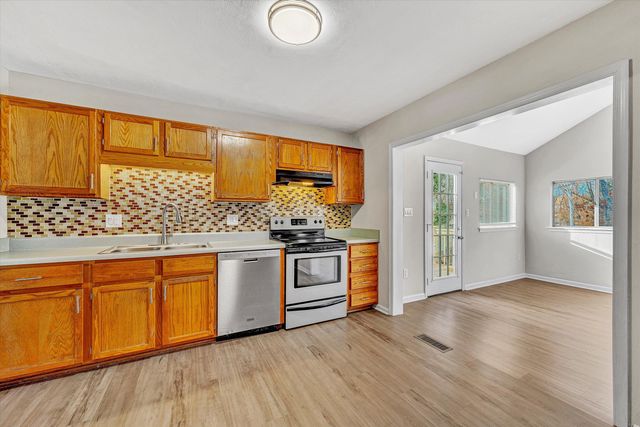 915 Halifax CIR, Vinton, VA 24179