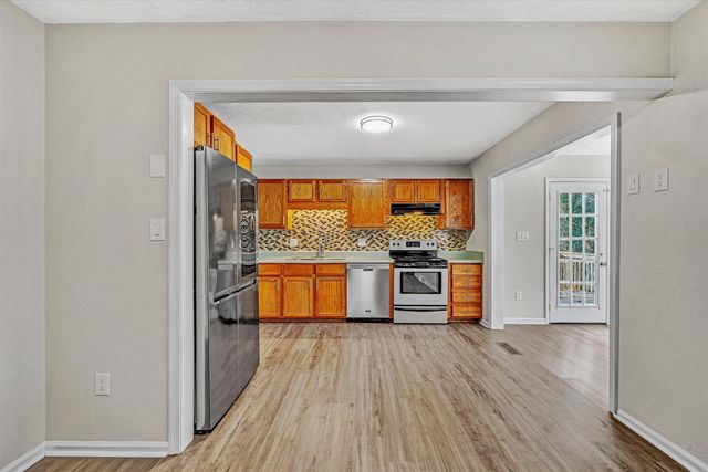 915 Halifax CIR, Vinton, VA 24179