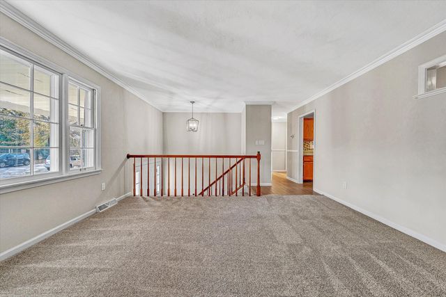 915 Halifax CIR, Vinton, VA 24179