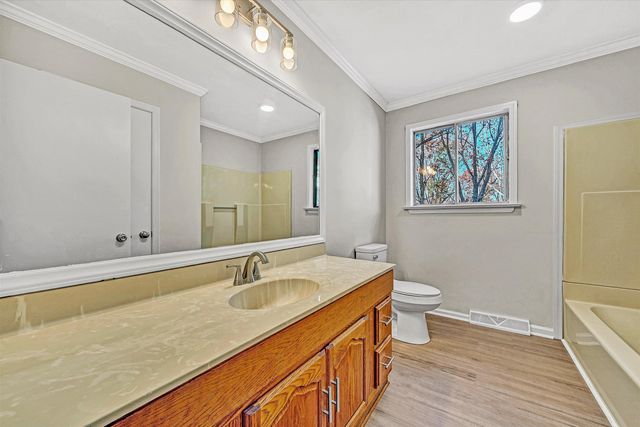 915 Halifax CIR, Vinton, VA 24179