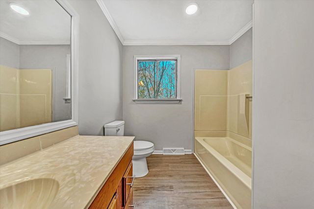 915 Halifax CIR, Vinton, VA 24179