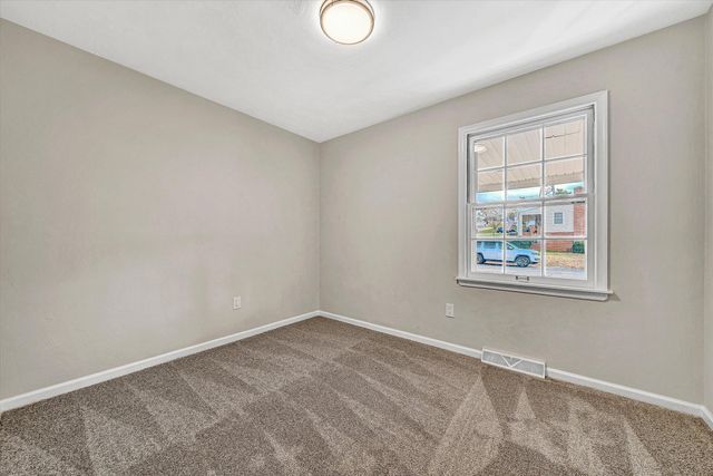 915 Halifax CIR, Vinton, VA 24179