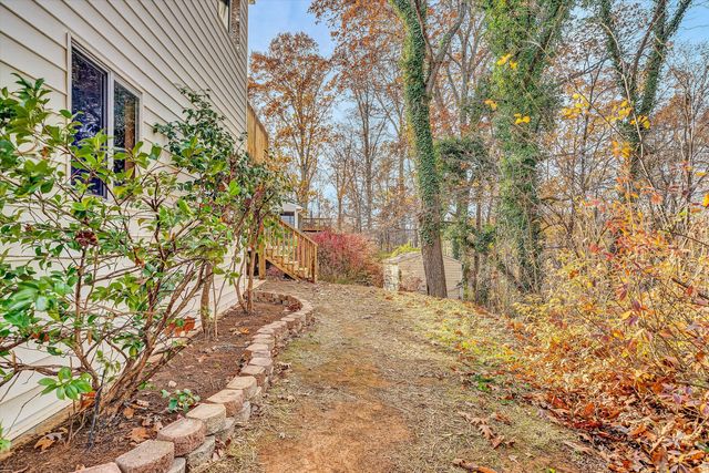 915 Halifax CIR, Vinton, VA 24179