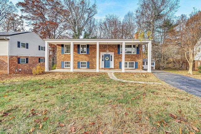 915 Halifax CIR, Vinton, VA 24179
