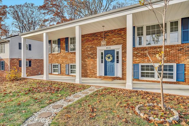 915 Halifax CIR, Vinton, VA 24179