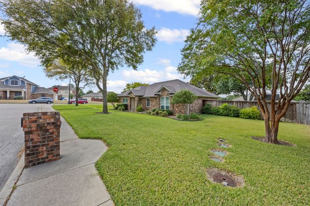 621 Prestonwood Trail, Desoto, TX 75115