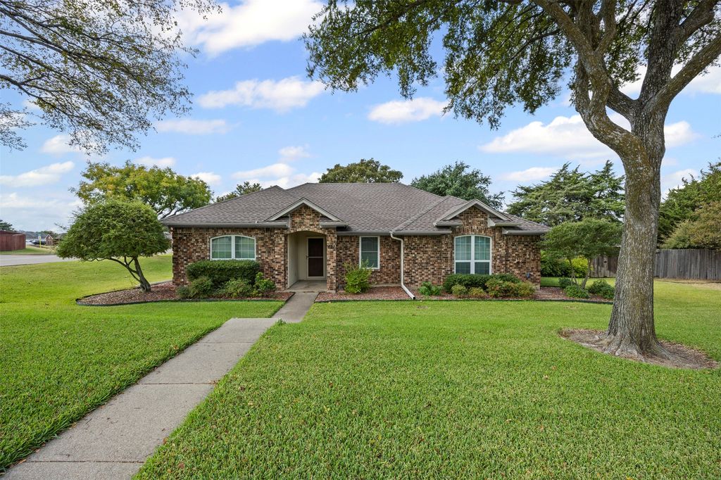 621 Prestonwood Trail, Desoto, TX 75115