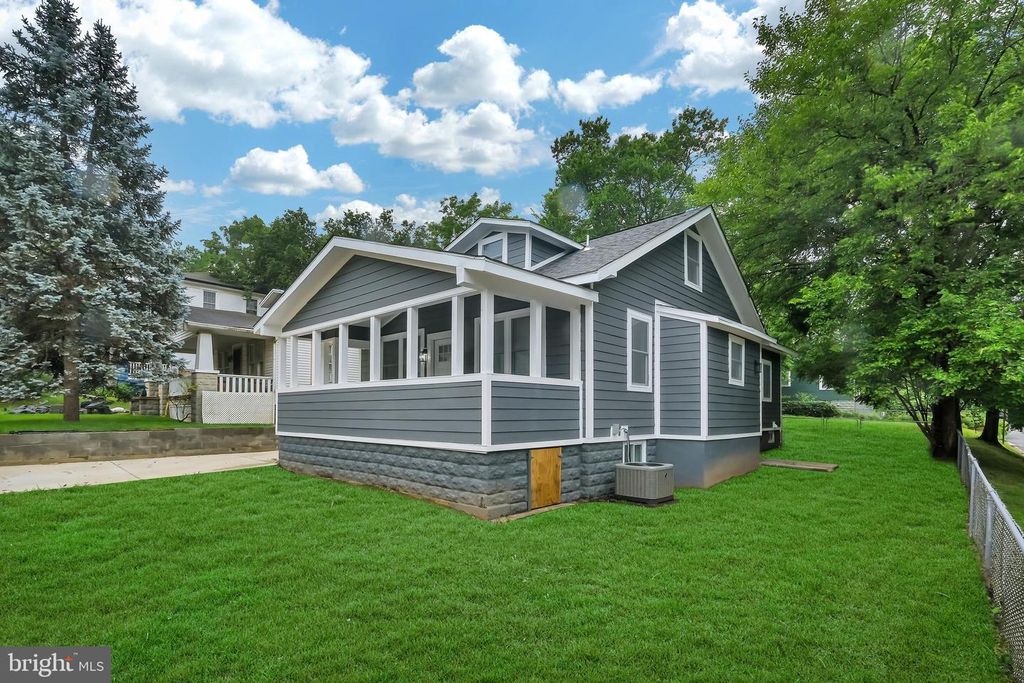 4116 32ND ST, Mount Rainier, MD 20712