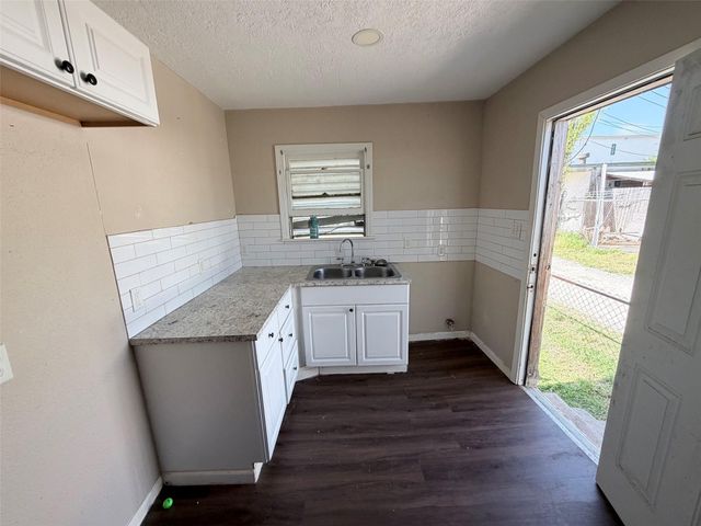 2211 Avenue O, Galveston, TX 77550