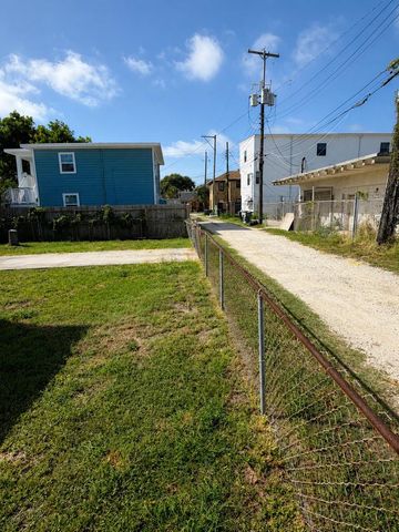 2211 Avenue O, Galveston, TX 77550