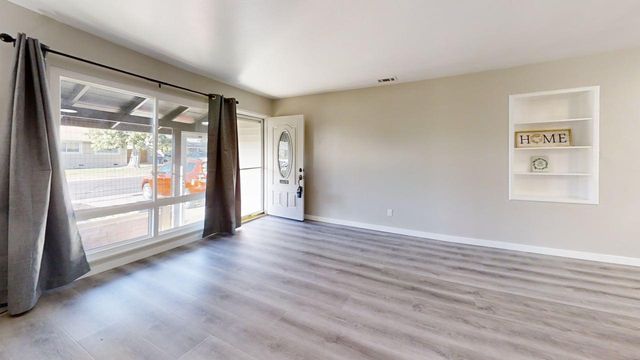 2034 Edwin Way, Sacramento, CA 95825