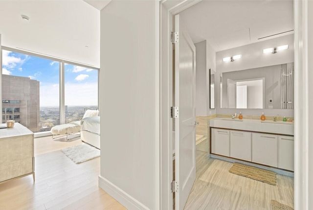1 Dalton 2804, Boston, MA 02115