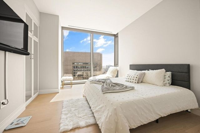 1 Dalton 2804, Boston, MA 02115