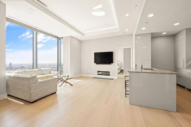 1 Dalton 2804, Boston, MA 02115