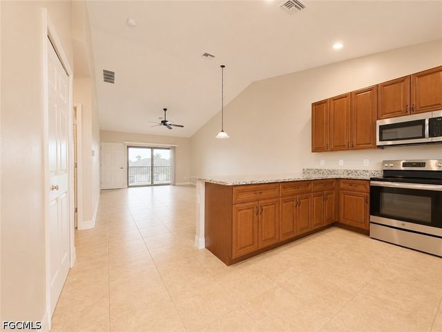 4109 SW 8th PL 201, Cape Coral, FL 33914