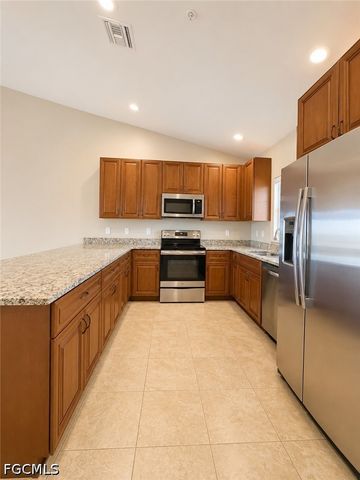 4109 SW 8th PL 201, Cape Coral, FL 33914