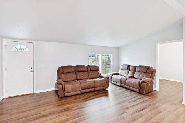 148 N Poole St, Ashland City, TN 37015