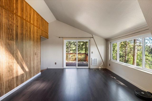 1360 Loka Ln, Greenwood, CA 95635