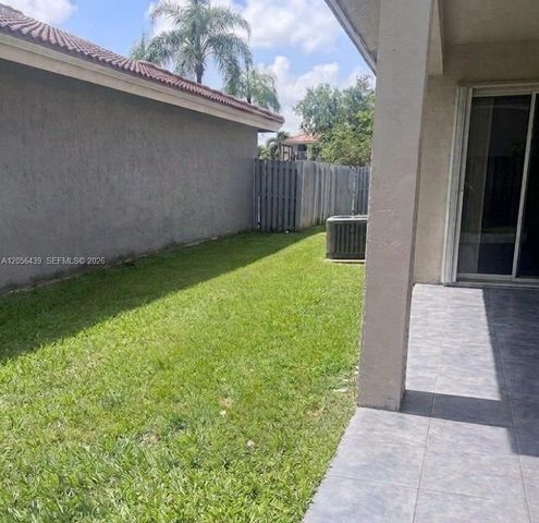 1285 Seagrape Cir, Weston, FL 33326