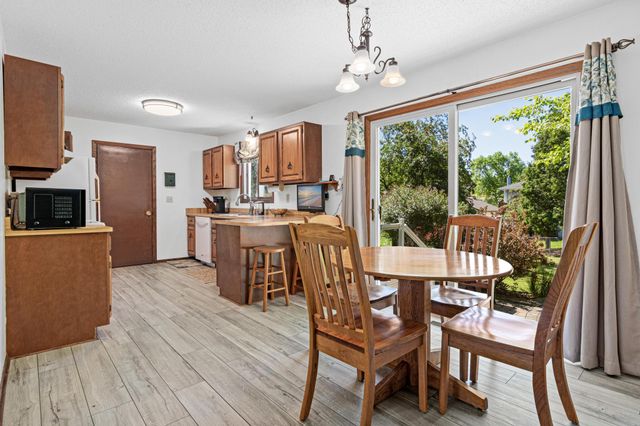 6321 Edgemont Circle N, Brooklyn Park, MN 55428