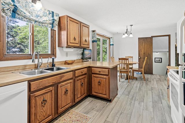 6321 Edgemont Circle N, Brooklyn Park, MN 55428