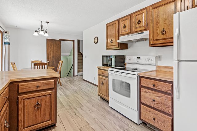 6321 Edgemont Circle N, Brooklyn Park, MN 55428