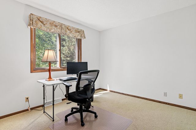 6321 Edgemont Circle N, Brooklyn Park, MN 55428