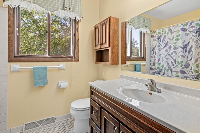 6321 Edgemont Circle N, Brooklyn Park, MN 55428