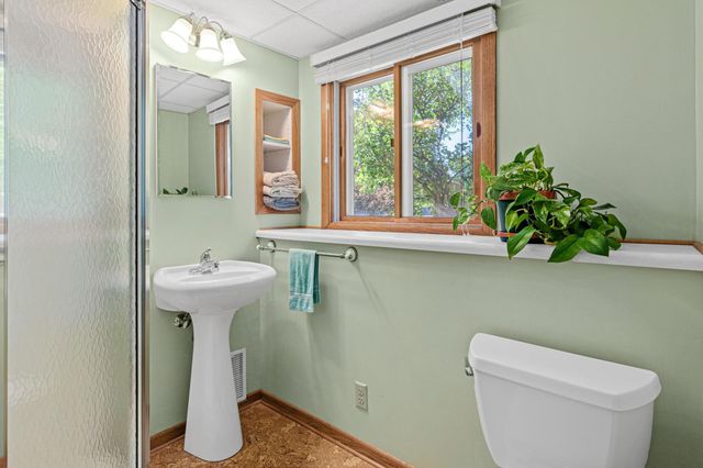 6321 Edgemont Circle N, Brooklyn Park, MN 55428
