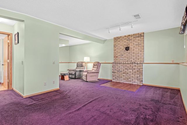 6321 Edgemont Circle N, Brooklyn Park, MN 55428