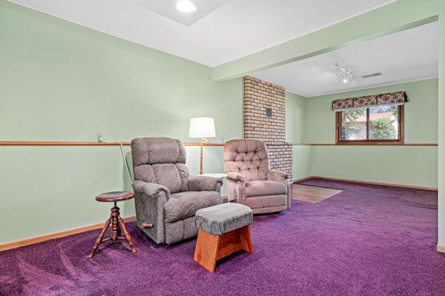 6321 Edgemont Circle N, Brooklyn Park, MN 55428