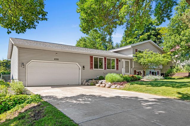 6321 Edgemont Circle N, Brooklyn Park, MN 55428