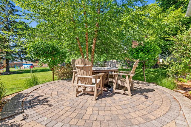 6321 Edgemont Circle N, Brooklyn Park, MN 55428