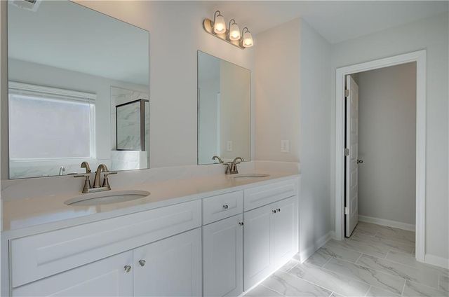 1013 Linford Drive, Locust Grove, GA 30248