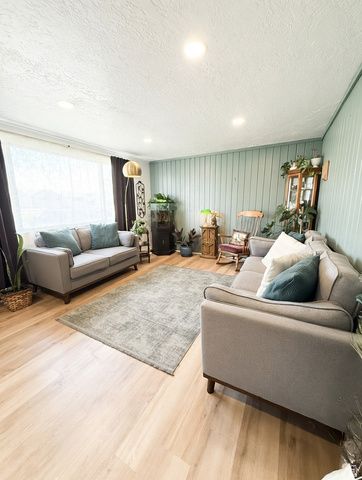 6042 W 5700 S, Hooper, UT 84315