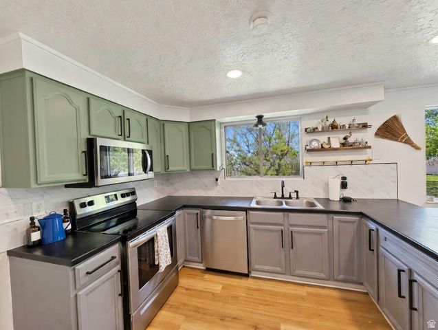 6042 W 5700 S, Hooper, UT 84315