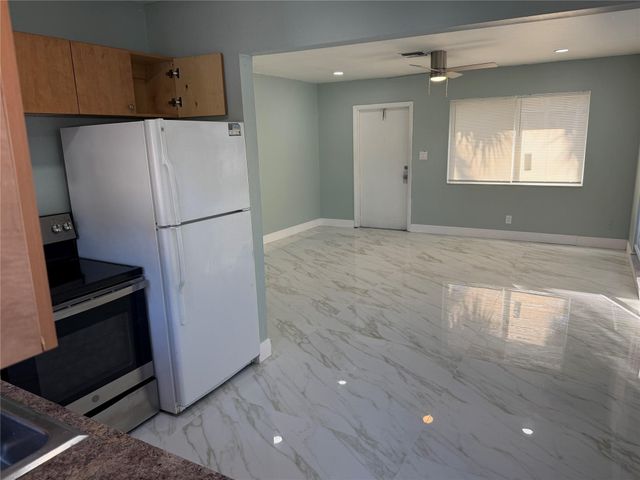 218 SW 1st Court, Pompano Beach, FL 33060