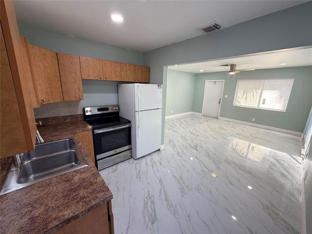 218 SW 1st Court, Pompano Beach, FL 33060