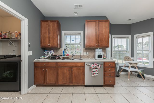 140 Moonstone Court, Jacksonville, NC 28546