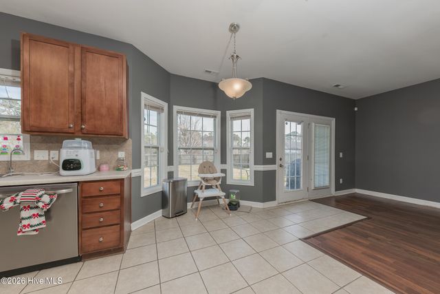 140 Moonstone Court, Jacksonville, NC 28546