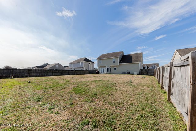 140 Moonstone Court, Jacksonville, NC 28546