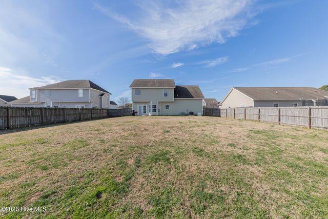 140 Moonstone Court, Jacksonville, NC 28546