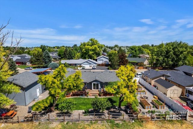 1601 Essington Ct, Nampa, ID 83686