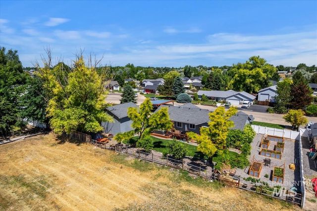 1601 Essington Ct, Nampa, ID 83686