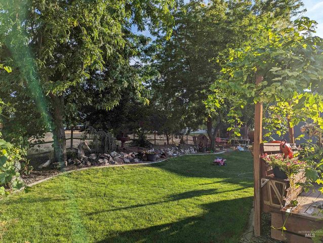 1601 Essington Ct, Nampa, ID 83686