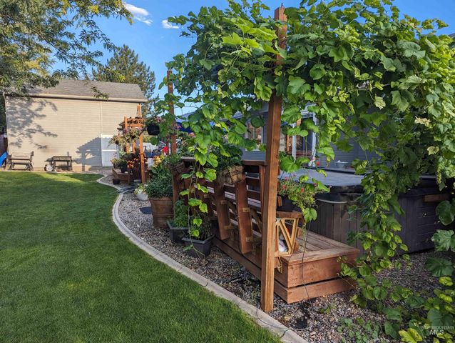 1601 Essington Ct, Nampa, ID 83686