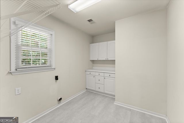 2316 Woodcrest Drive SE, Smyrna, GA 30082