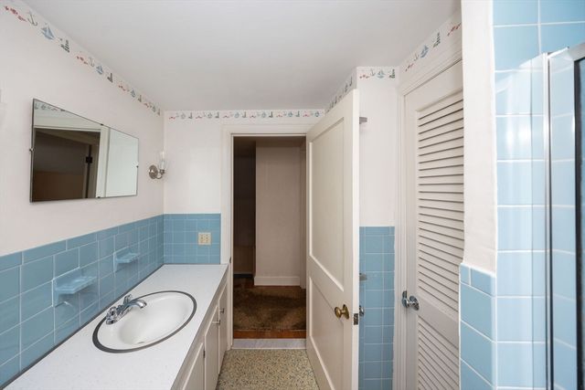 402 Prospect St, West Boylston, MA 01583
