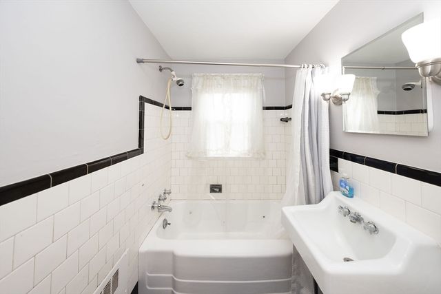 402 Prospect St, West Boylston, MA 01583