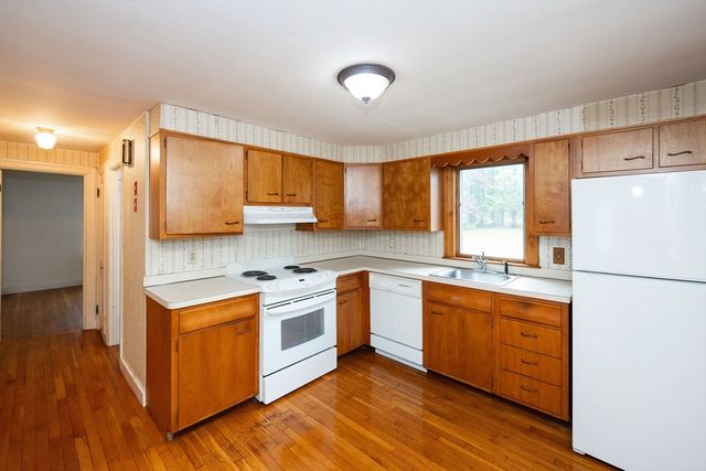 402 Prospect St, West Boylston, MA 01583